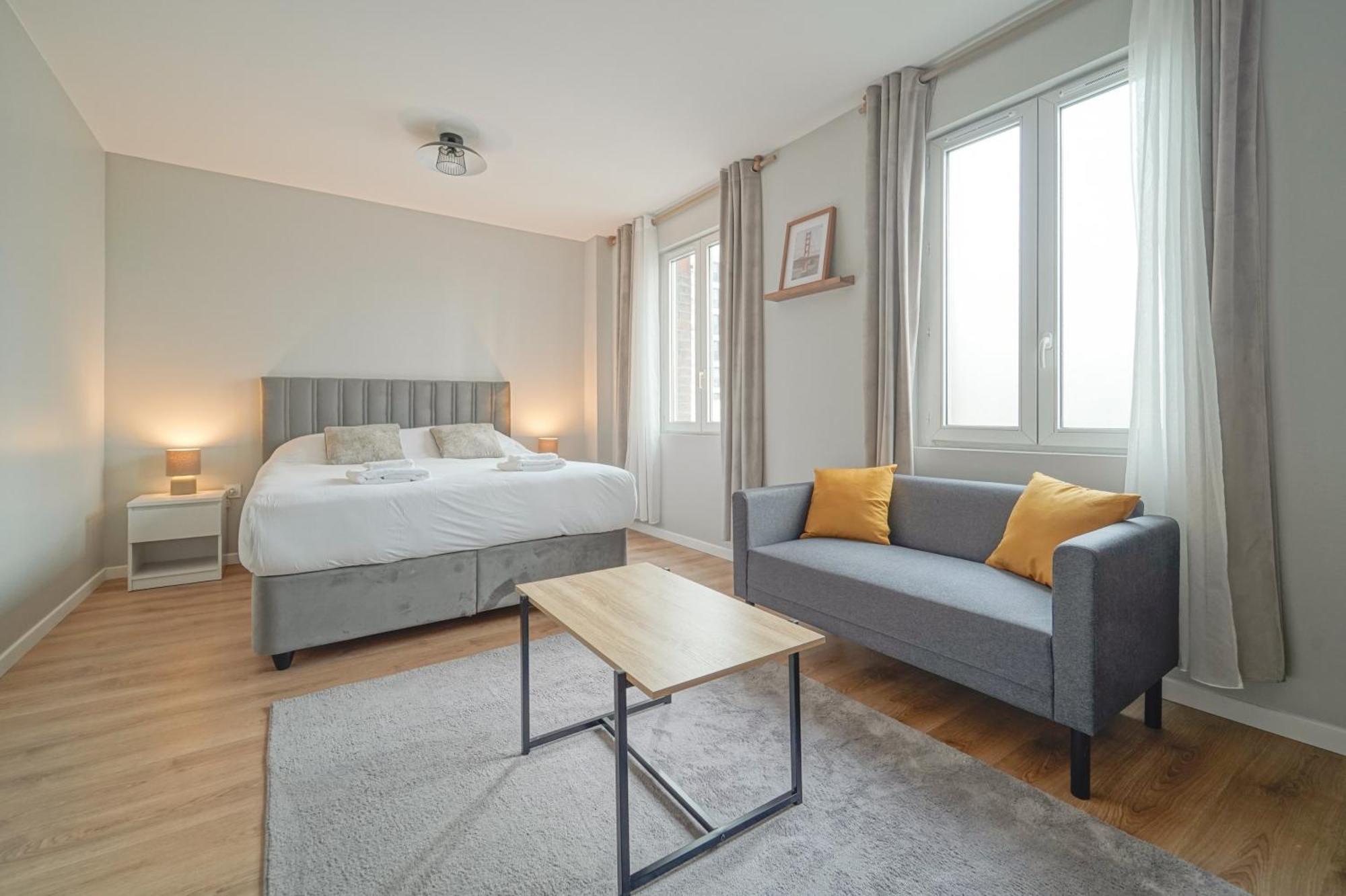 Trianon Saint Ouen Hotell Exteriör bild