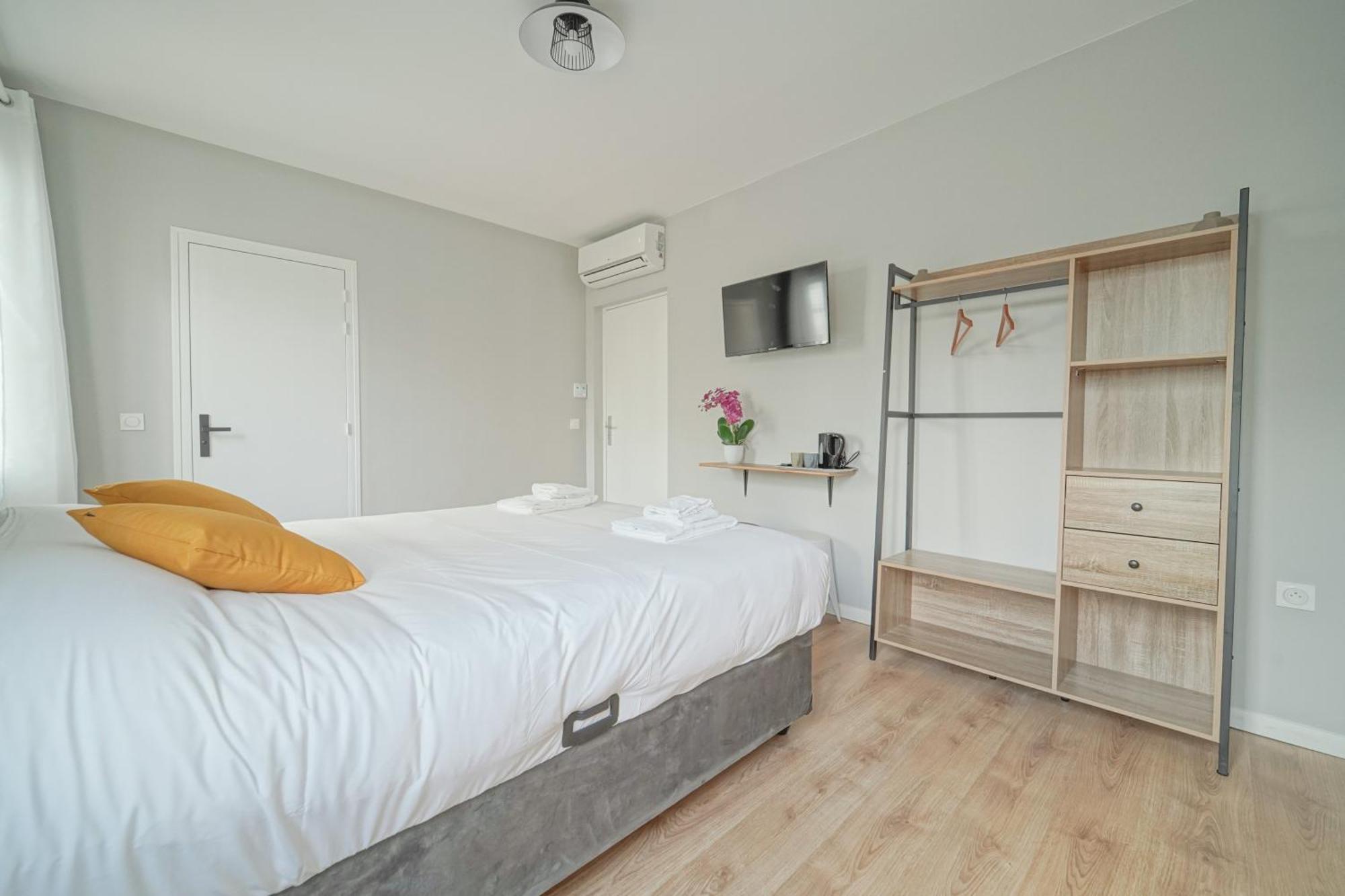 Trianon Saint Ouen Hotell Exteriör bild