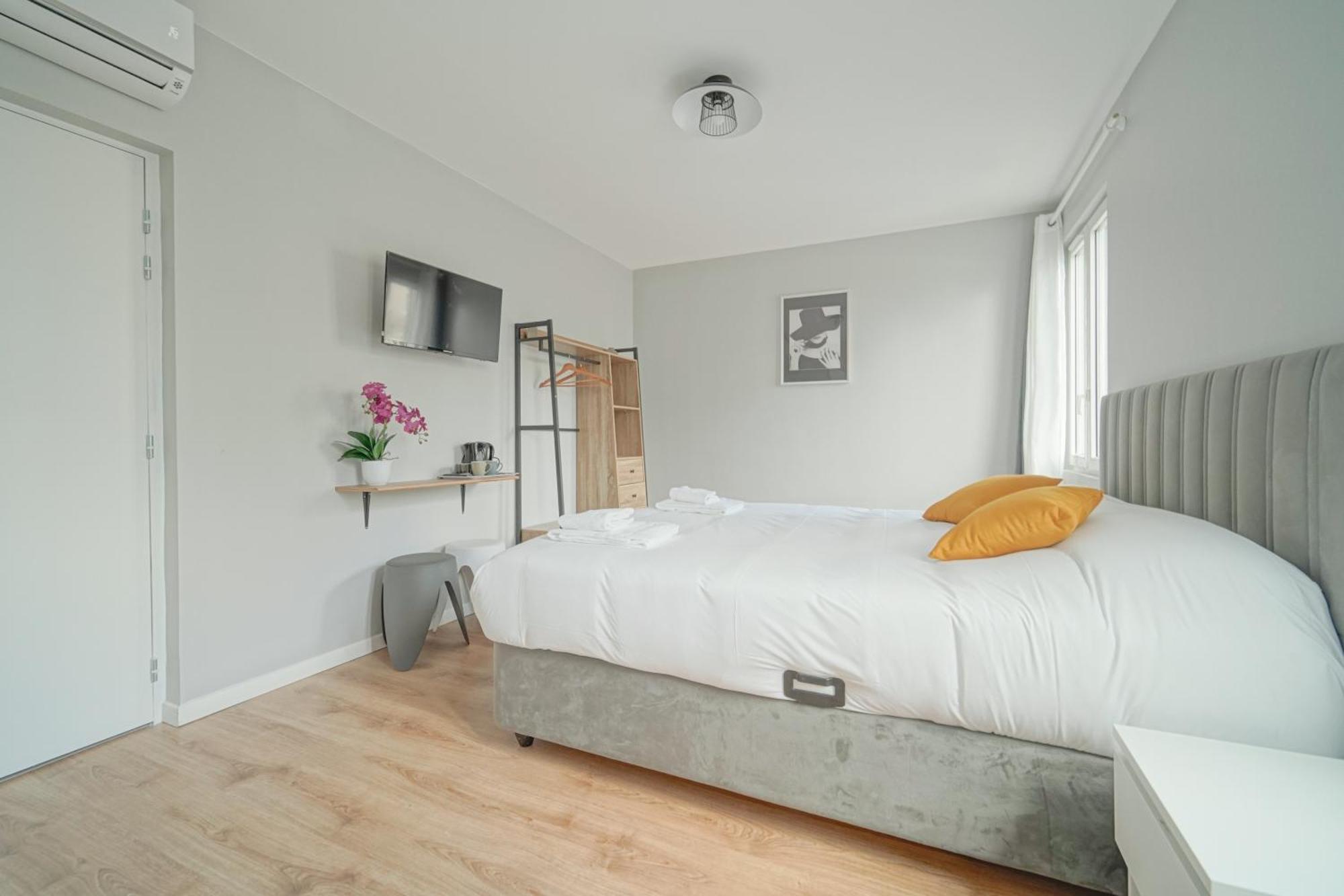 Trianon Saint Ouen Hotell Exteriör bild