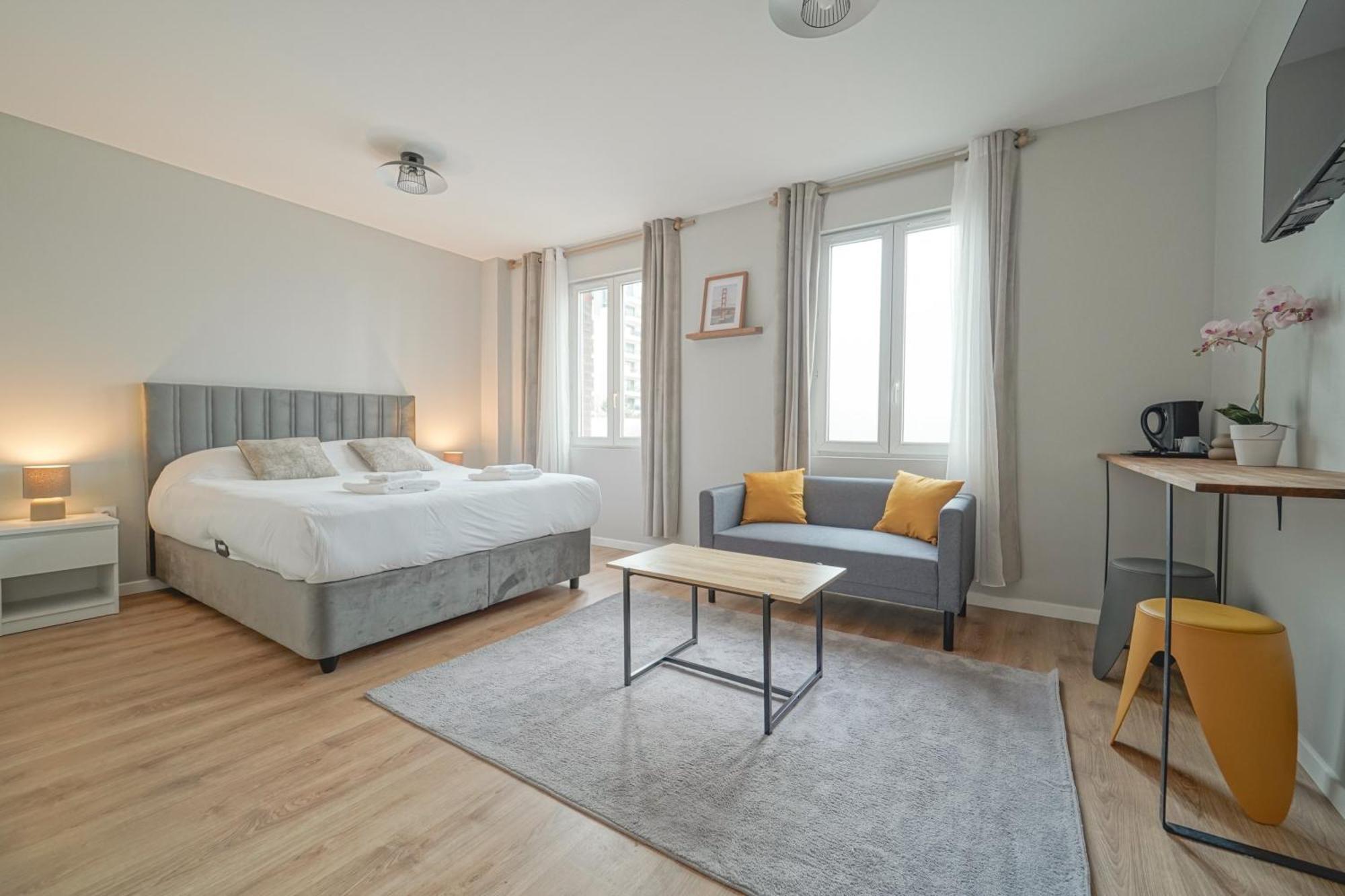 Trianon Saint Ouen Hotell Exteriör bild
