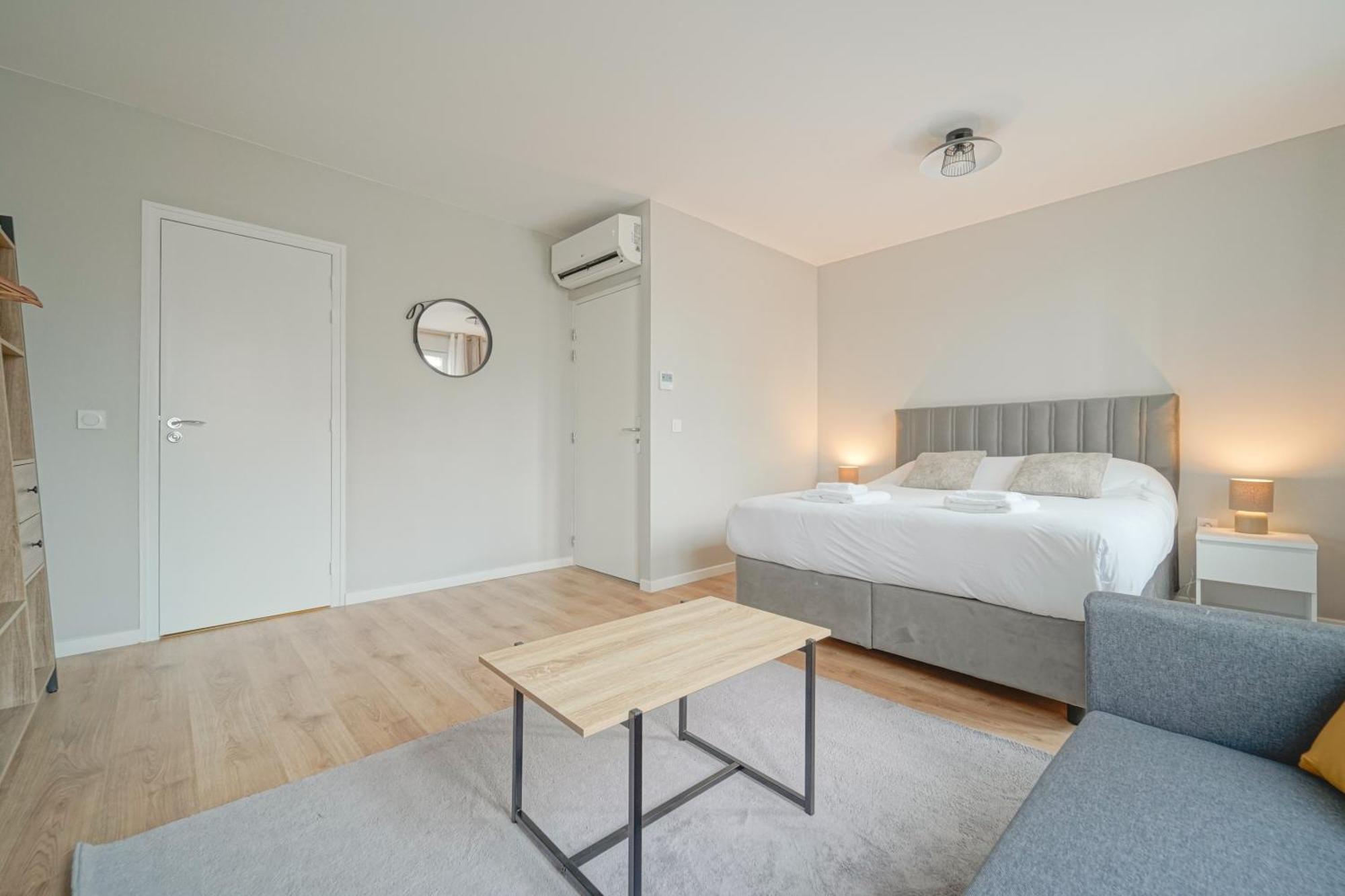 Trianon Saint Ouen Hotell Exteriör bild