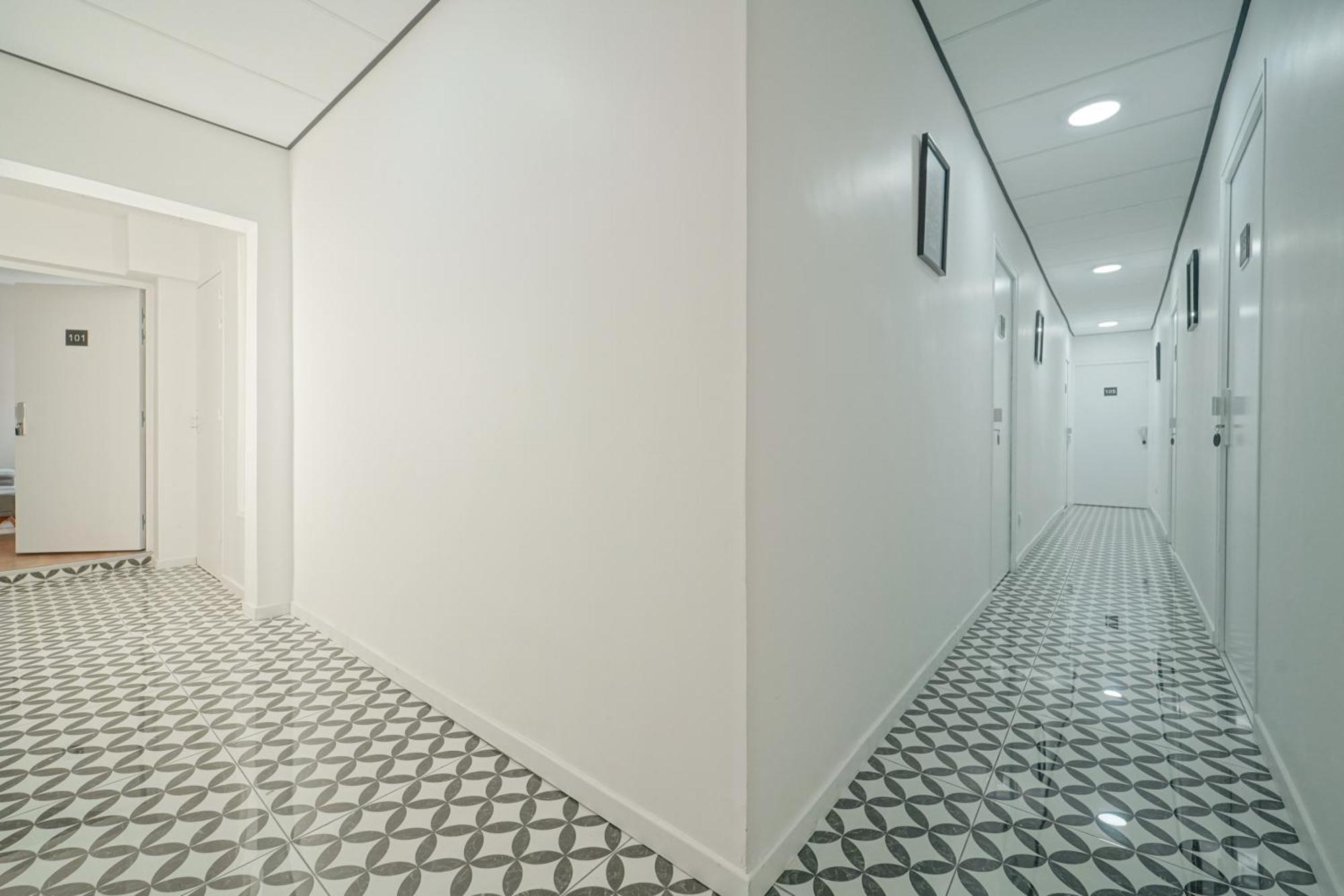 Trianon Saint Ouen Hotell Exteriör bild